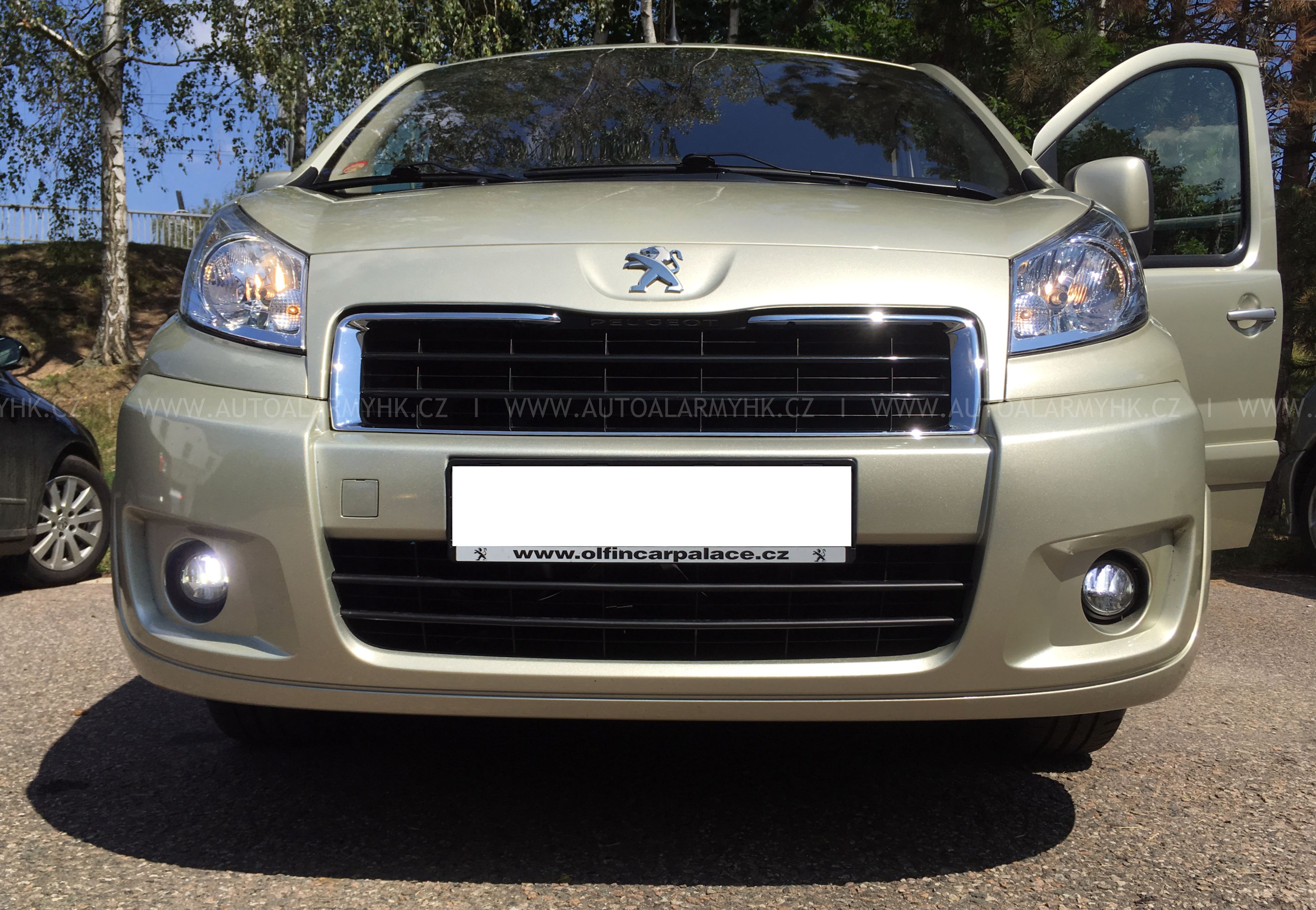 PEUGEOT EXPERT - DRL + MLHOVÉ SVĚTLO