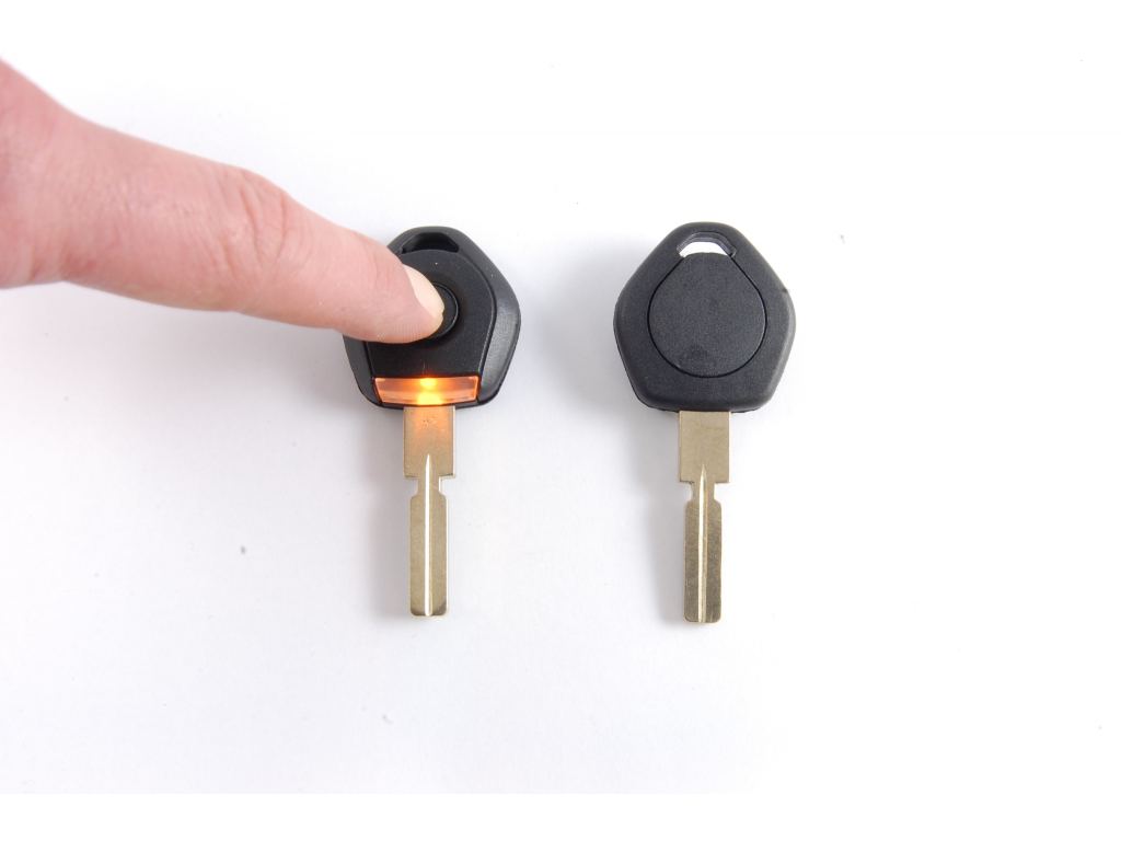 KLÍČ BMW HU58 SE ZNAKEM